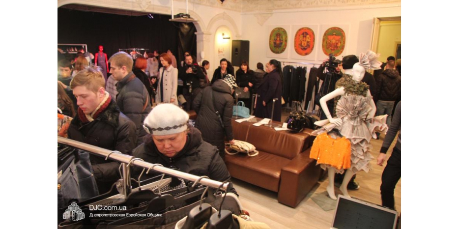«Luxury-барахолка» начала работу с большим успехом!