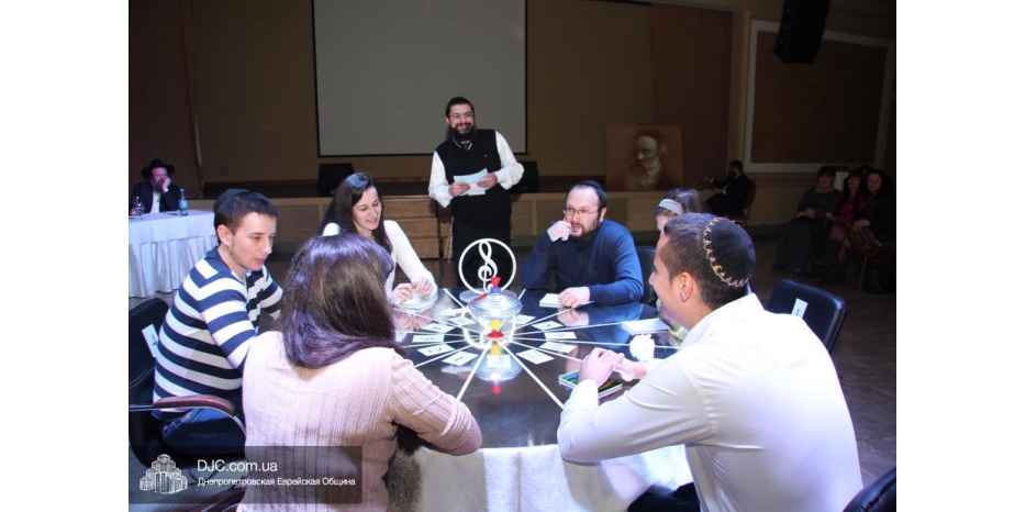 В Новый год Хасидизма «Шиурей Тора» провел «Что? Где? Когда?» по-еврейски