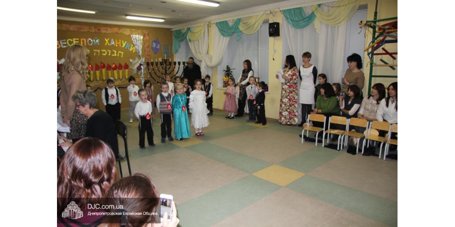 Седьмая свеча: ханукальный утренник в «Бейт Циндлихте»