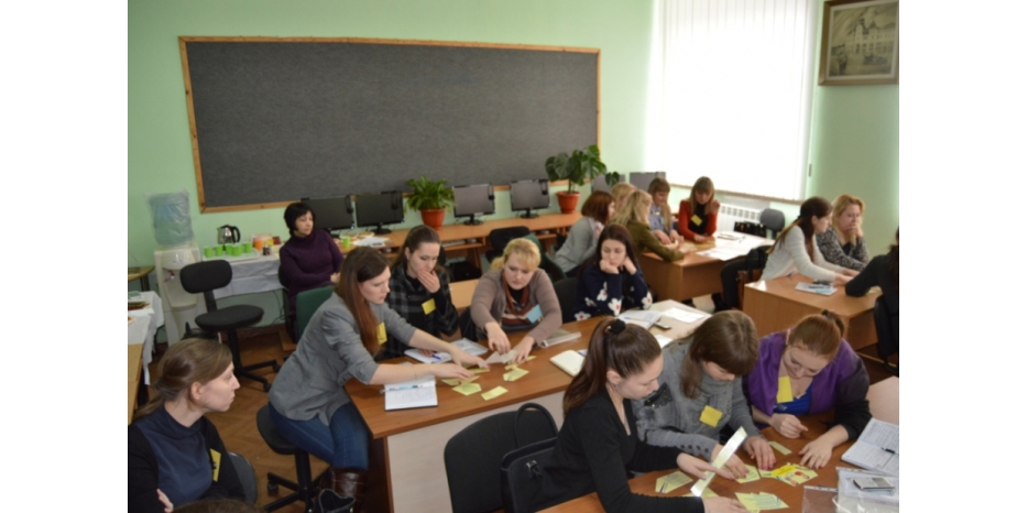 Учителя еврейской школы рассказали и показали молодым коллегам