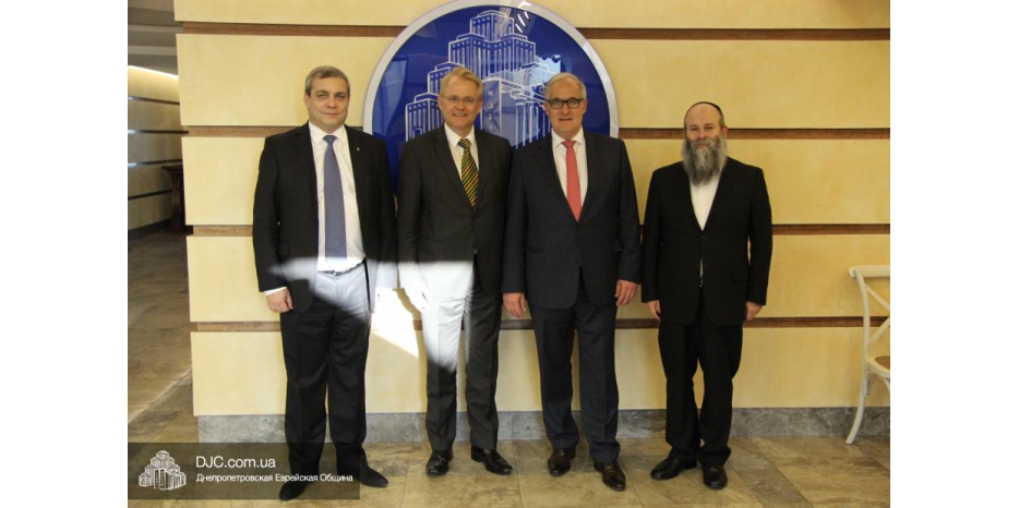 Специальный уполномоченный МИДа ФРГ по делам Украины провел встречу с раввином Каминецким