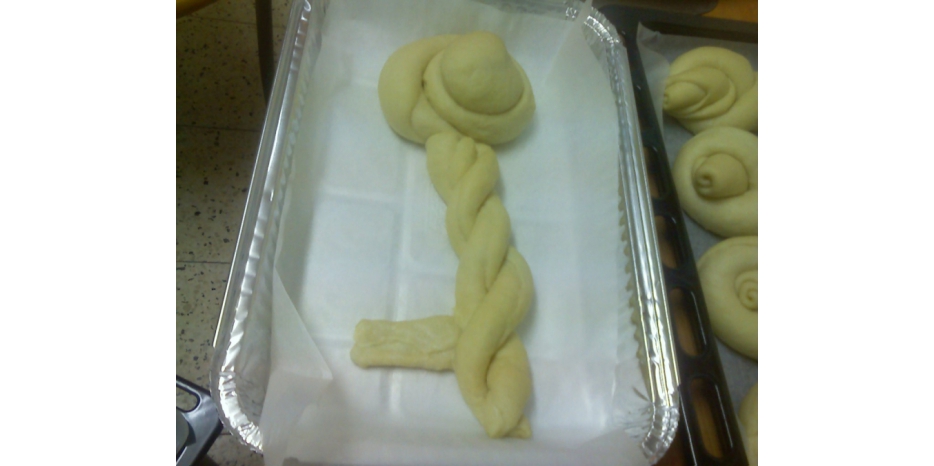 К этому шабату надо испечь особые халы – в виде ключа. Видеоинструкция от Натии Шаташвили