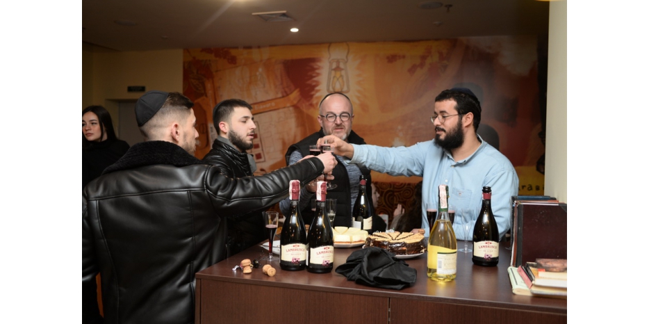 «Израильское комьюнити Днепра» отметило Ту Би Шват трапезой и мастер-классом