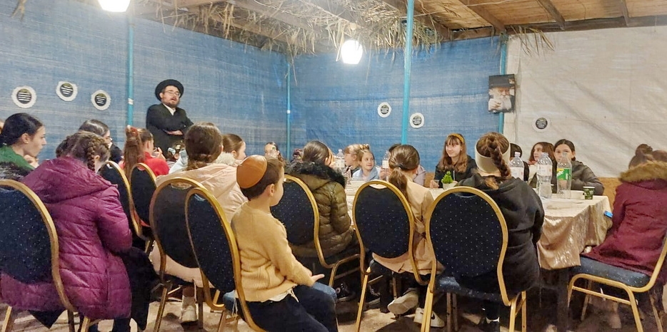 Суккотняя программа для старших воспитанниц махона