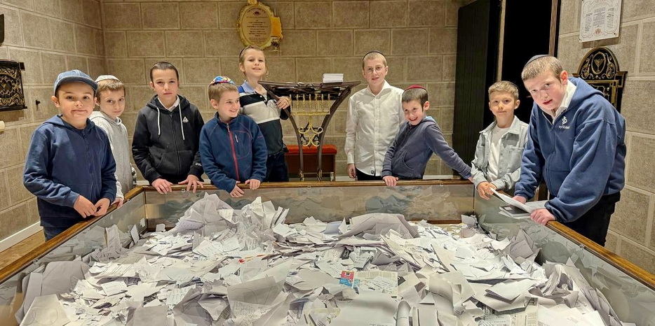 Как наградили мальчиков иешивы за усердие и победу в конкурсе