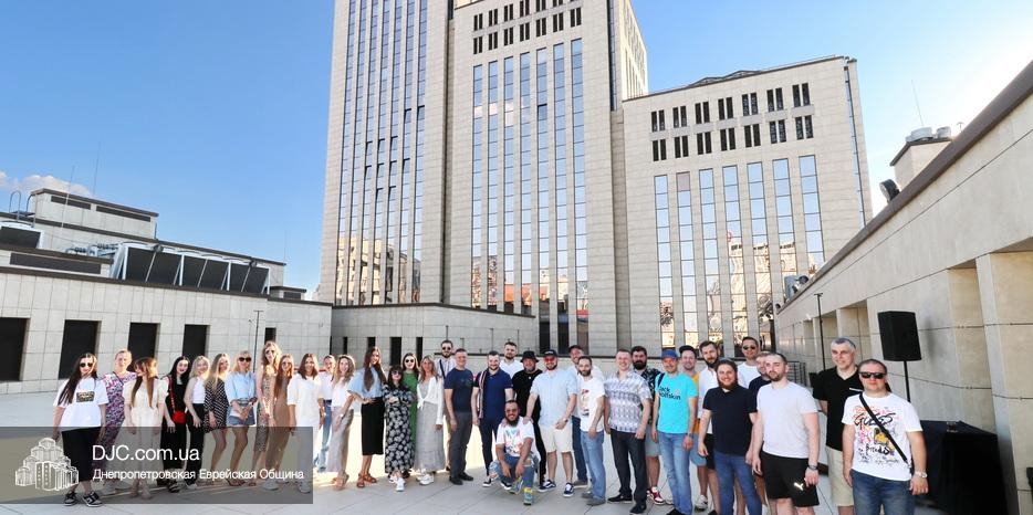 Праздник на крыше: вечеринка для молодежи от «Menorah Community»