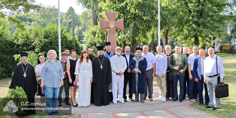 Еврейская община Днепра приняла участие в церемониях главных государственных праздников Украины