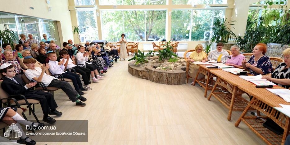 Праздничный концерт в «Бейт Барух»: встреча поколений перед Рош а-Шана