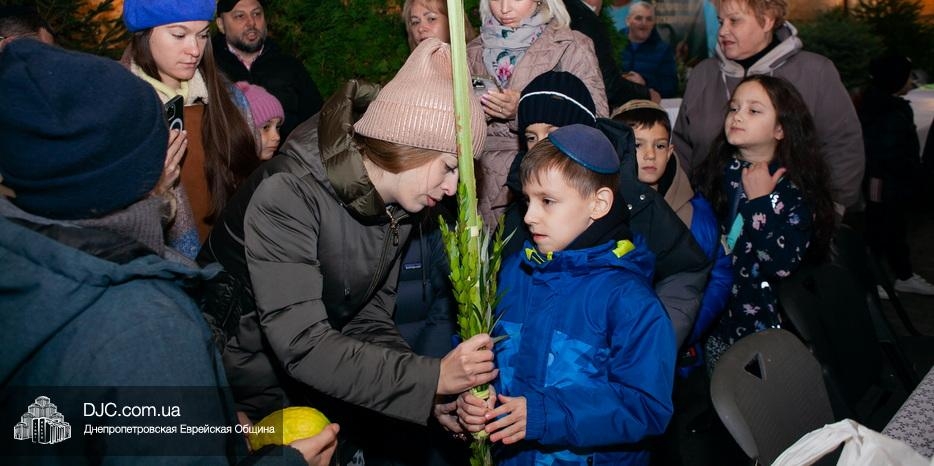 Грандиозный праздник Суккот для учеников Еврейского Лицея и их родителей