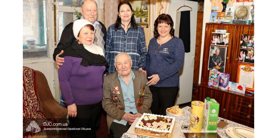 Кирилла Ивановича Калембета поздравили со столетним юбилеем