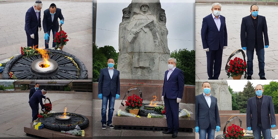 Представители еврейской общины возложили цветы к монументу «Вечной Славы»