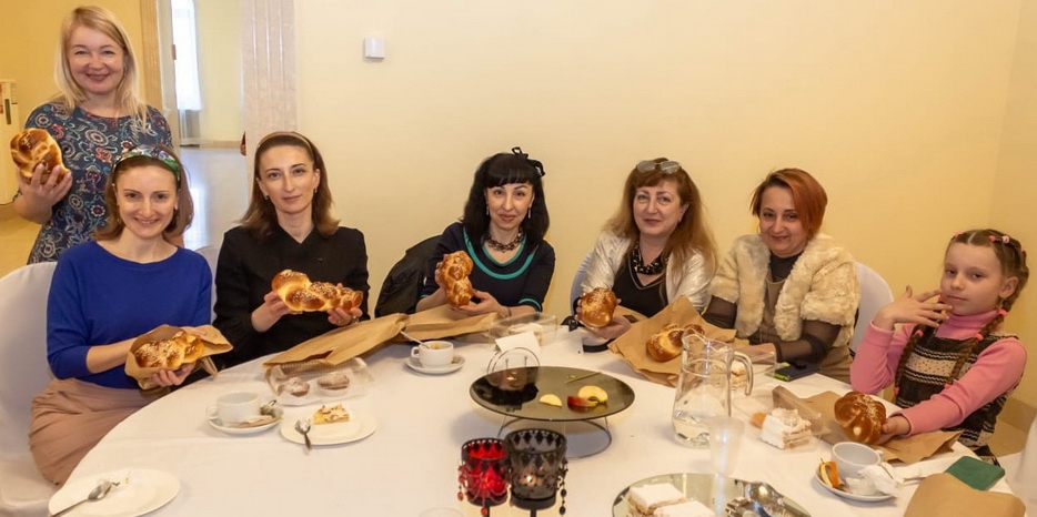 В проекте «Царица-Хала» отметили девятилетие «Баалей Тшува»