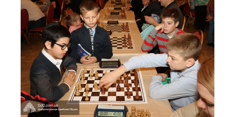 Шахматный турнир «Ход королевы» в «Меноре»