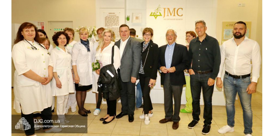 Американский отоларинголог и хирург Карл Либерман посетил JMC
