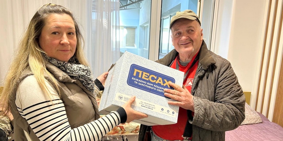Подарки к Песаху для жильцов «Бейт Барух»