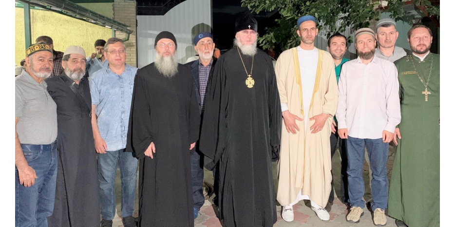 Доктор Игорь Щупак представлял еврейскую общину в ходе визита представителей разных этноконфессиональных групп в мечеть