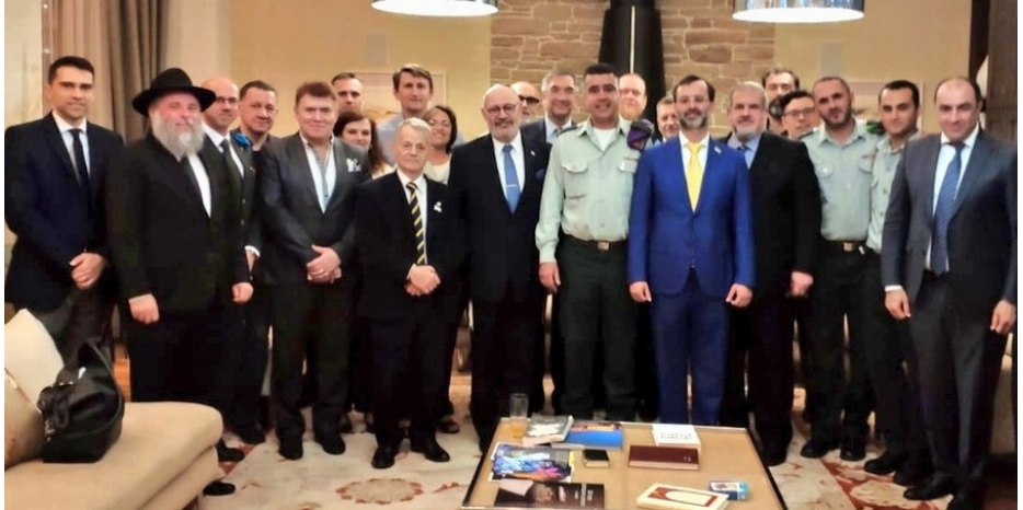 Посол Израиля дал ужин-ифтар в честь лидера крымскотатарского народа Мустафы Джемилева