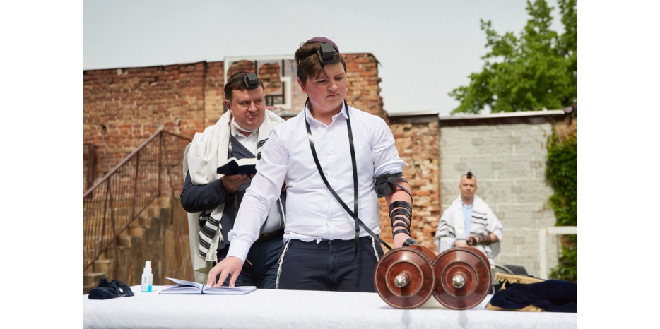 Бар-мицва Реувена Родинского – первая алия к Свитку Торы