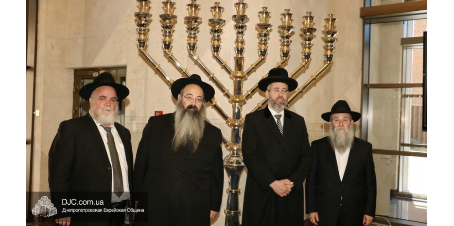 Главный раввин Израиля ознакомился с еврейской жизнью в центре «Менора»