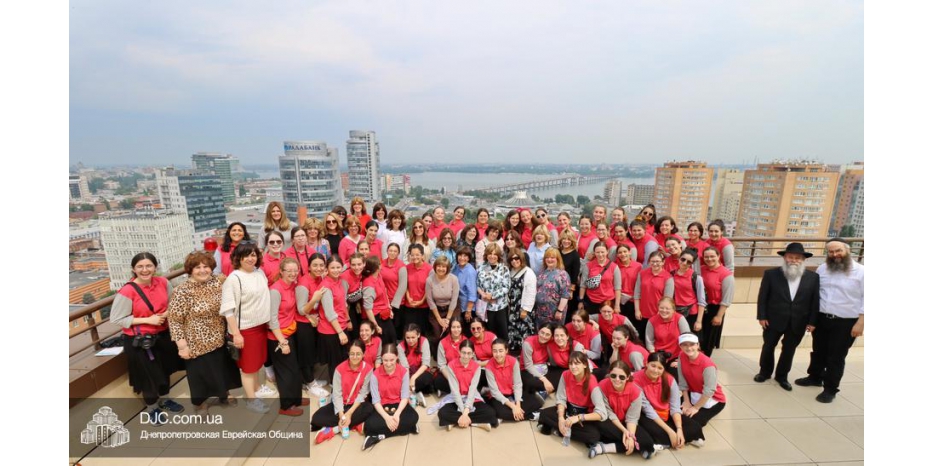 Международный девичий лагерь YTT снова в Днепре