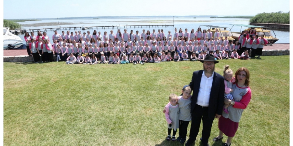 Четырнадцатый «Шлухим штетл» собрал 160 девочек из 20 стран