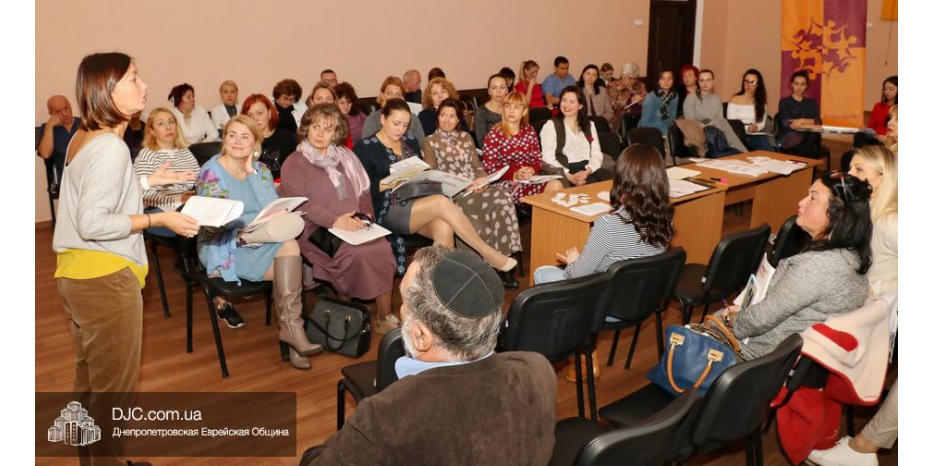 В Днепре прошла панельная дискуссия по материнству и перинатальности