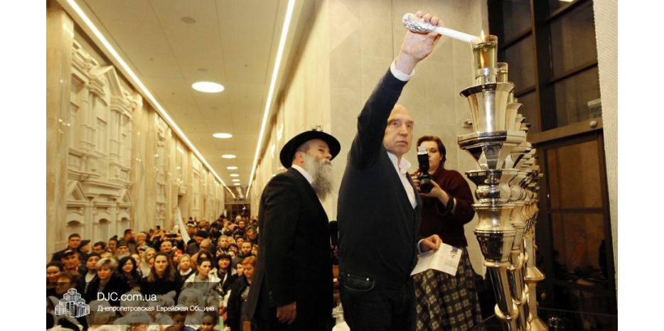 Ханука 5780. Зажжение четвертой ханукальной свечи в центре «Менора»