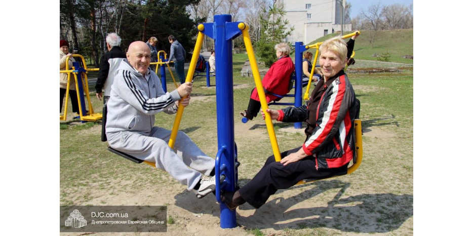 Хесед в лагере: возраст спорту не помеха