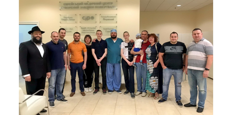 Поздравляем Аркадия и Илью Ивахненко со вступлением в завет Авраама