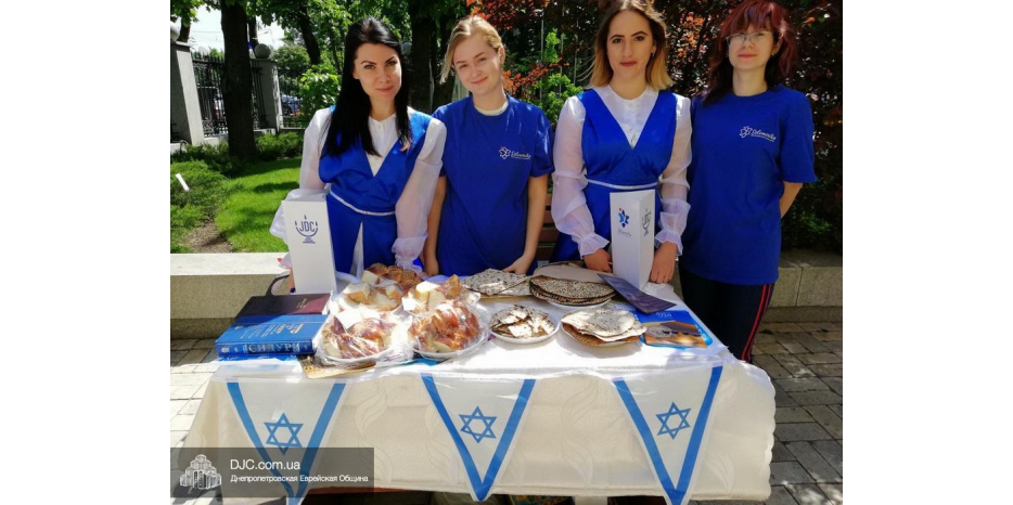 На «Фестивале Хлеба» еврейская традиция была представлена мацой и халами