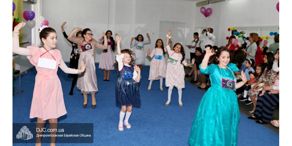 Выпускной в четвертом классе махона