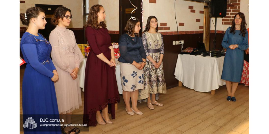 Выпускной в 11 классе махона