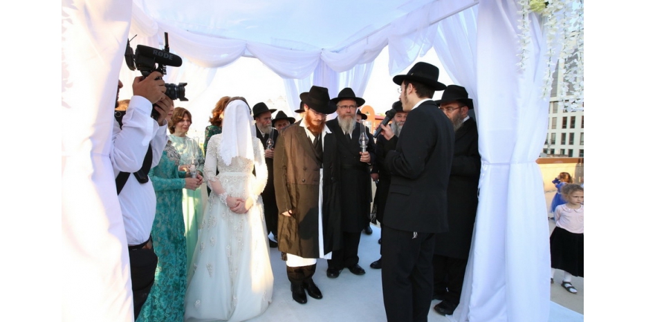 В Днепре прошла Хупа для Риши Рут Вебер и Йехиэля Михла Пикарского