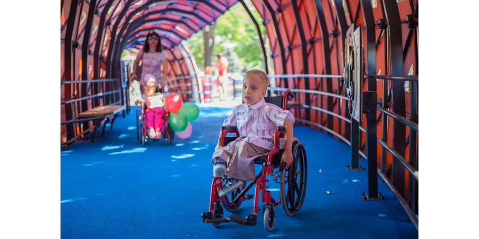 В Днепре открыли первый в Украине инклюзивный парк