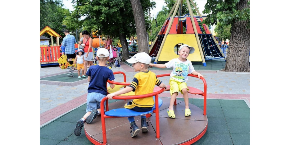 ОРЦ «Маале» прогулки в парке и арт-терапия