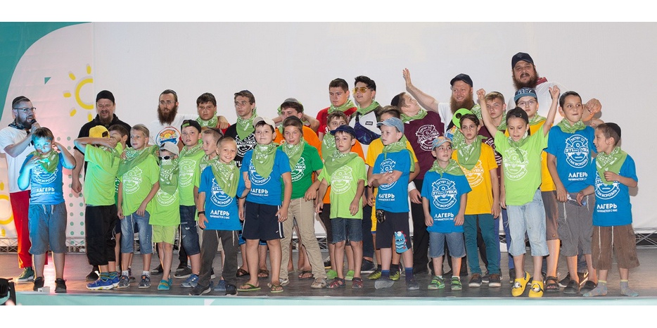 На Арабатской стрелке проходит лагерь STL для мальчиков