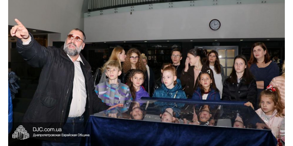 Воскресная школа духовно-культурного центра «Українське подвір’я» побывала на экскурсии в синагоге и «Меноре»