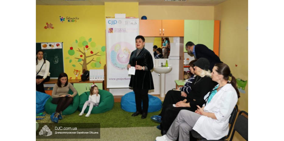 «Visiting Moms» провел встречу «Искусство быть мамой»