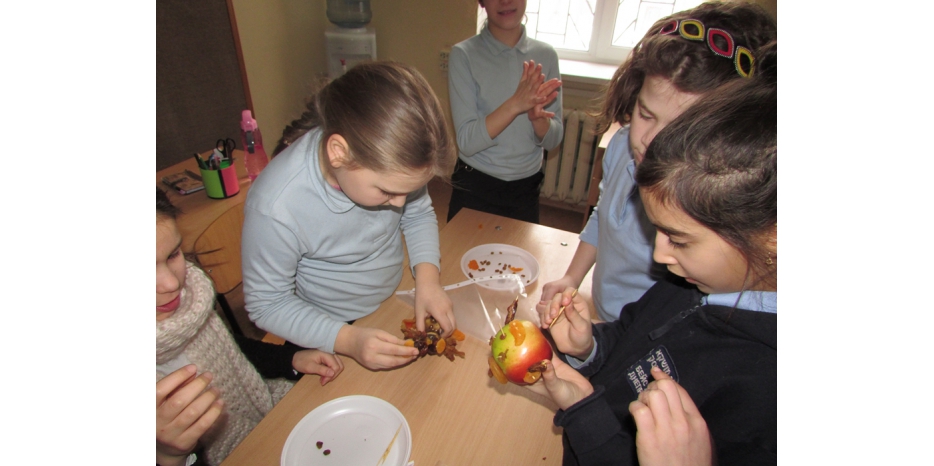 Ту Би Шват в махоне «Бейс Хая-Мушка»