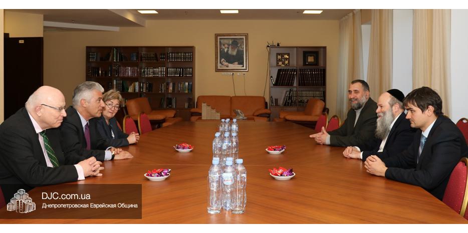 Визит посла ФРГ Эрнста Райхеля в еврейскую общину Днепра
