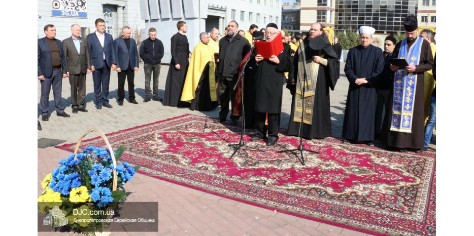 Еврейская община приняла участие в совместной молитве за Победу и Мир