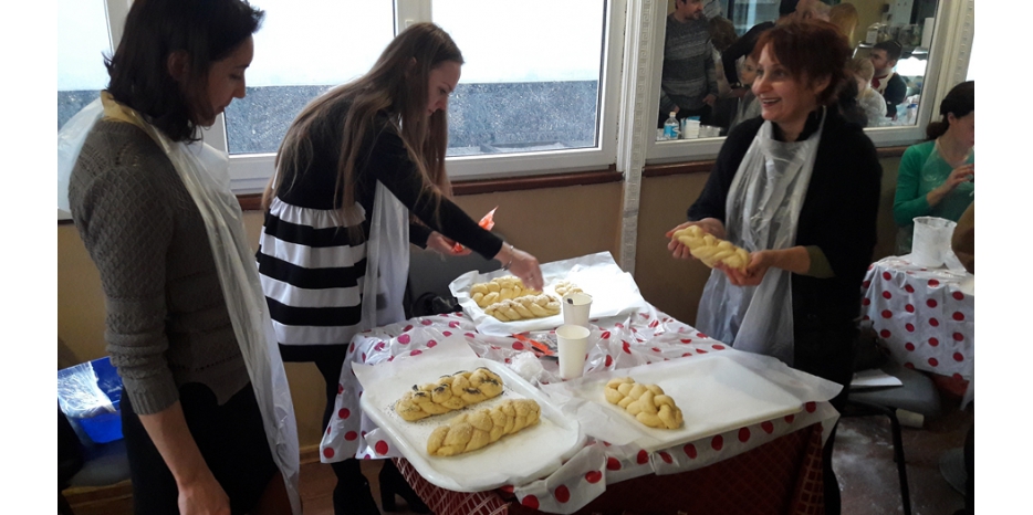 Проект «Маслуль» прошел мастер-класс по отделению халы и выпечке субботних хал