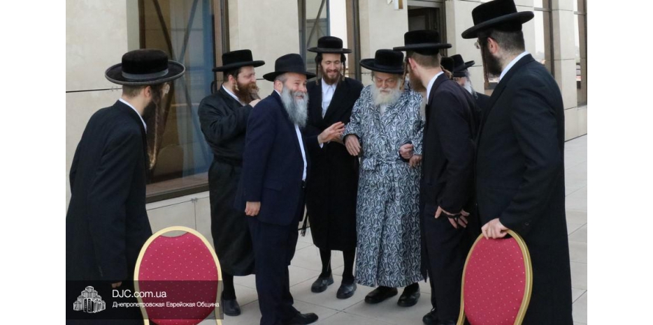 Глава движения «Толдот Авраам Ицхак» с хасидами гостит в Днепре