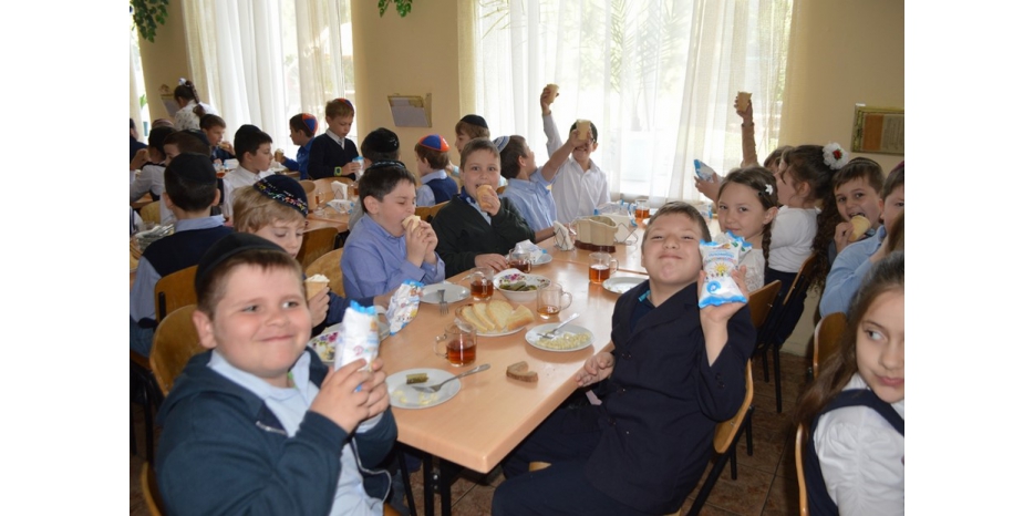 Подарок от Фаркаса – мороженое каждому школьнику целую неделю!