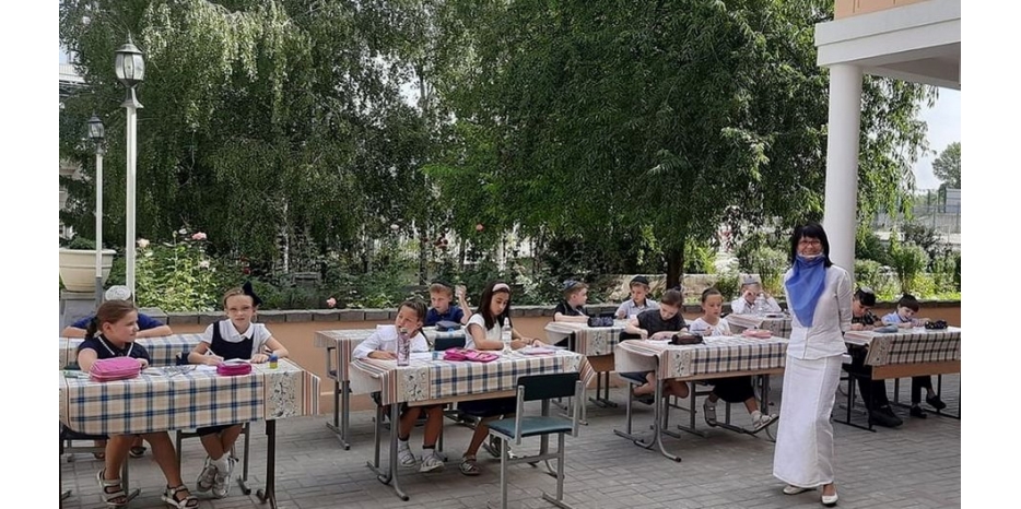 В еврейской школе часть уроков проходит под открытым небом