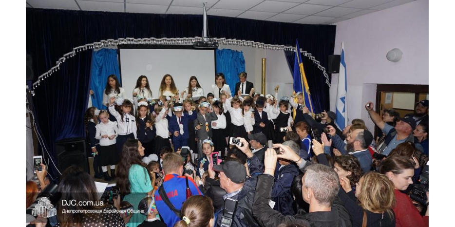 Праздник «Первого звонка» прошел в актовом зале школы