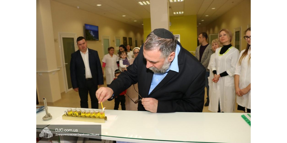 Каждый день Хануки в JMC зажигали свечи