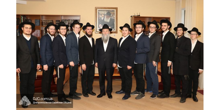 Раввин Каминецкий поблагодарил юных посланников за активную работу в Хануку