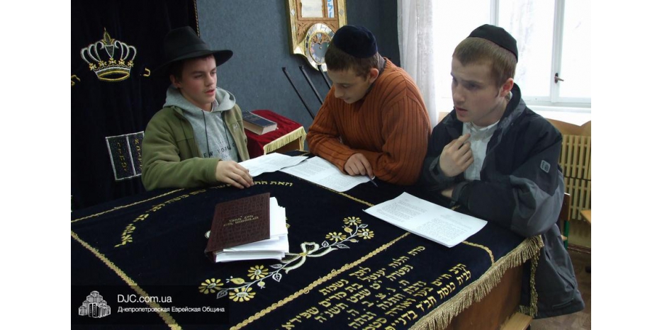 Фарбренген в ешиве «Гдола»