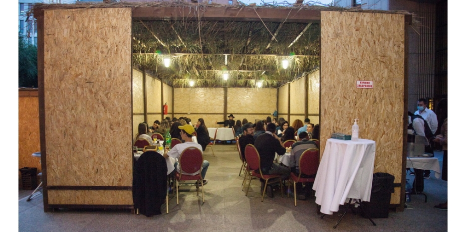 STL провел для студентов мероприятие в шалаше «Меноры»